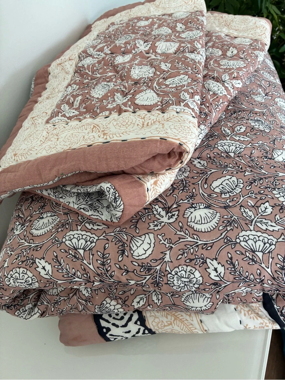 Rachel Zoe Block Print Quilt Set Queen 100% Cotton Floral Mauve Black Reversible